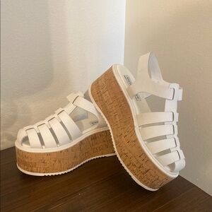 Steve Madden White and Brown Platform Sandals